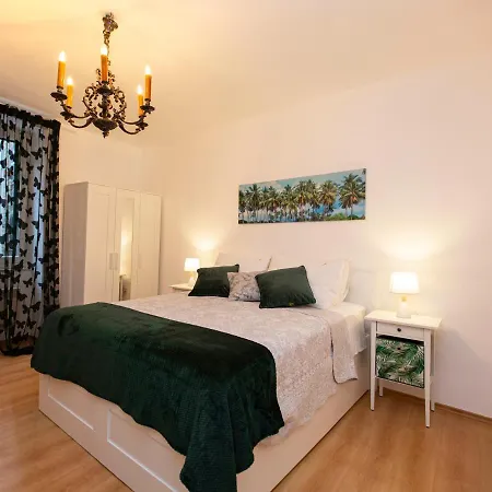 Leonarda Apartment *