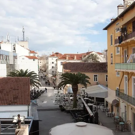 Apartment Leonarda *